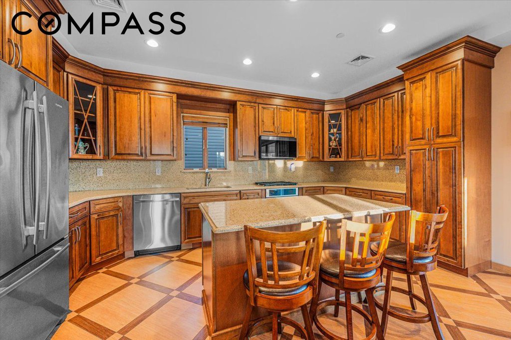 1021 Bayside Avenue, Unit 1 photo 14
