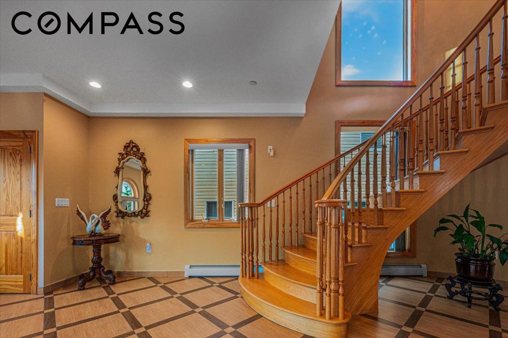 1021 Bayside Avenue, Unit 1 photo 16
