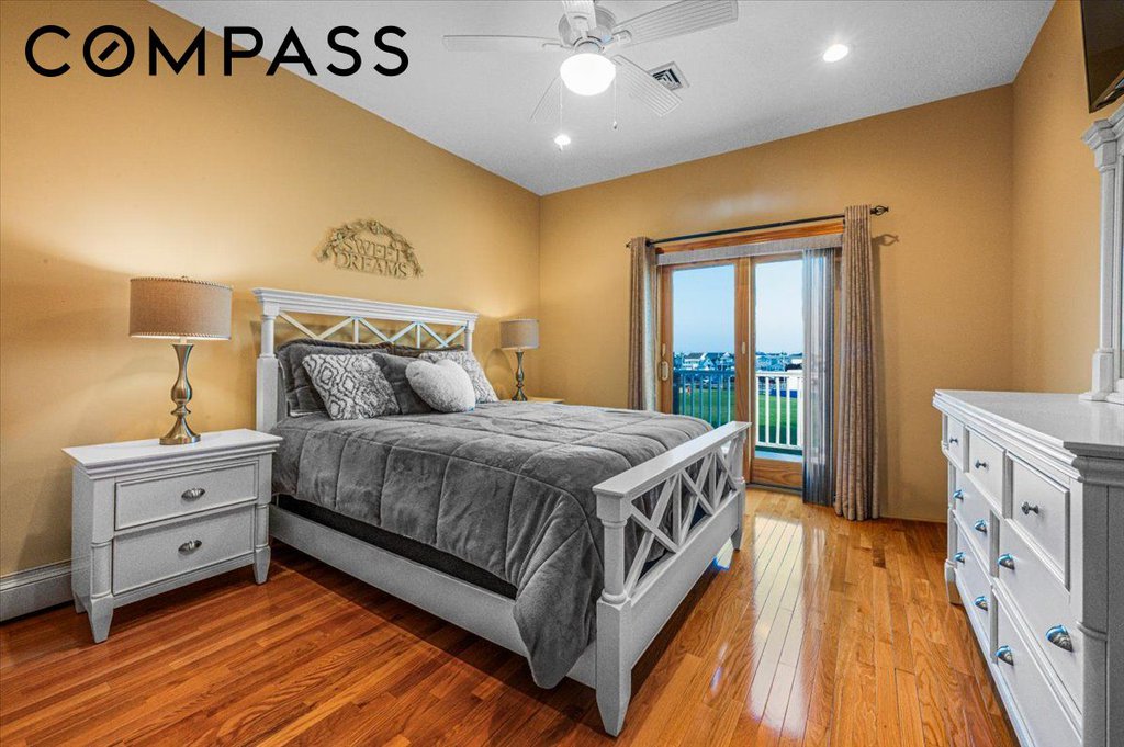 1021 Bayside Avenue, Unit 1 photo 22