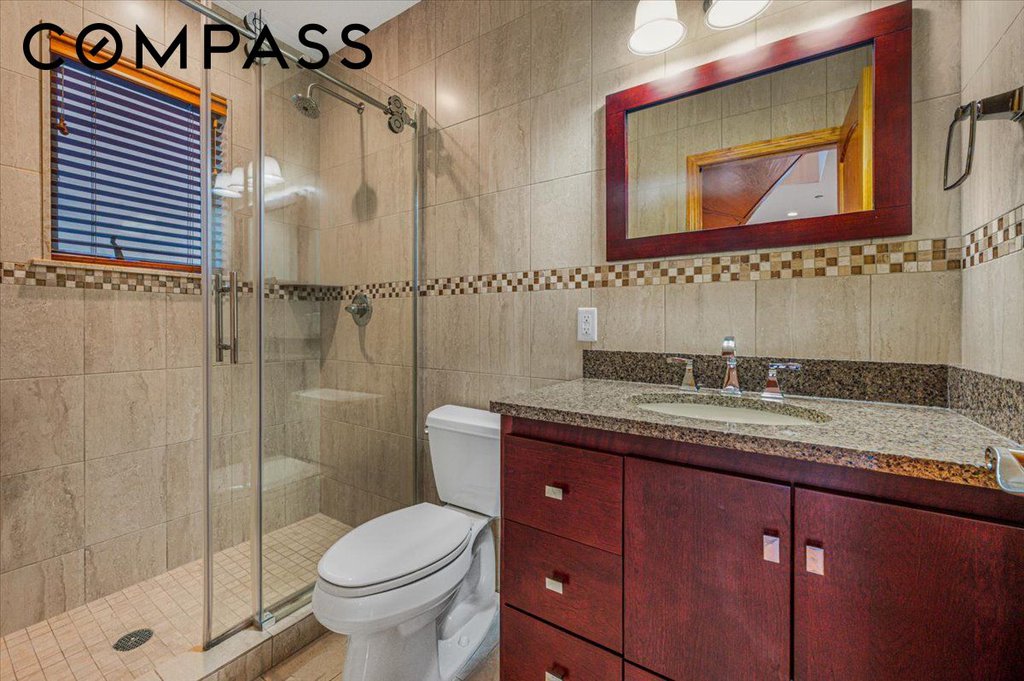1021 Bayside Avenue, Unit 1 photo 31