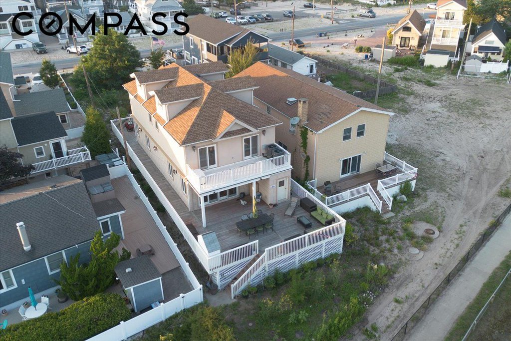1021 Bayside Avenue, Unit 1 photo 33