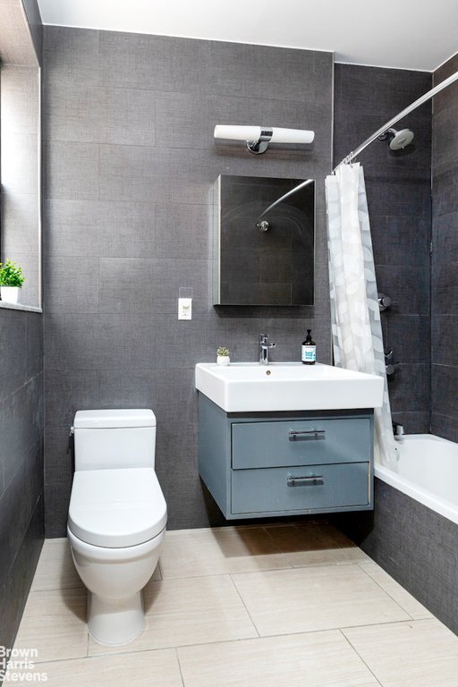 710 Riverside Drive, Unit 5A photo 7