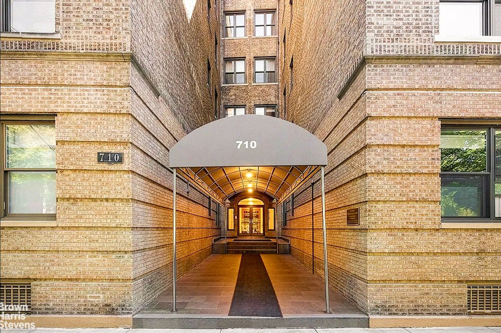 710 Riverside Drive, Unit 5A photo 9