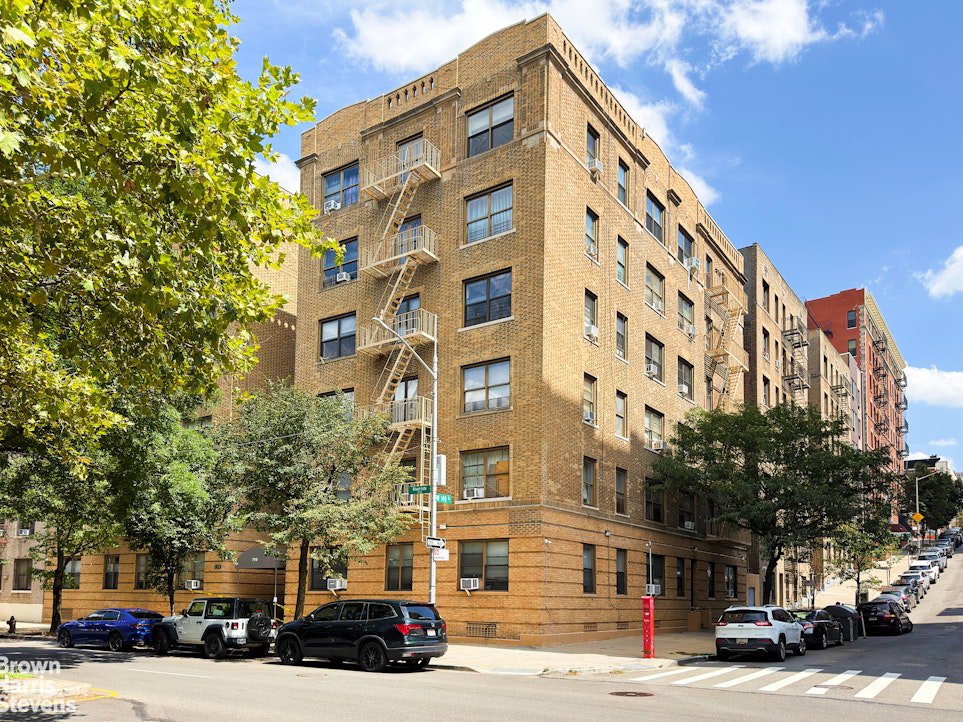 710 Riverside Drive, Unit 5A photo 10