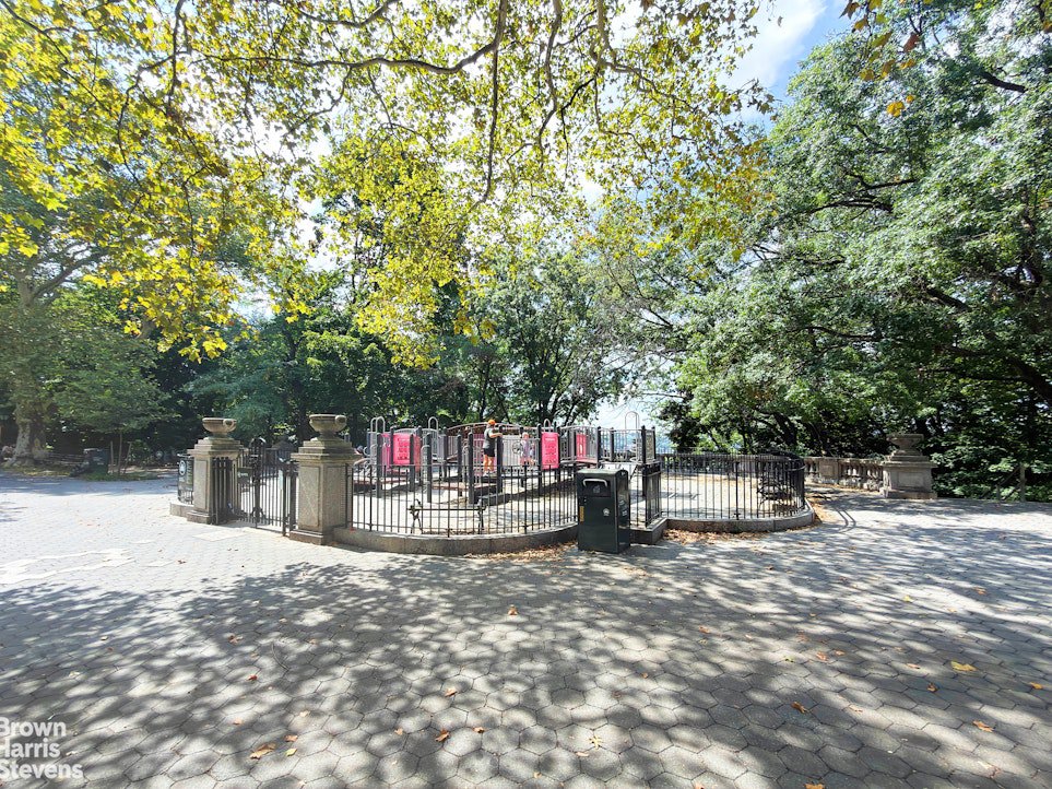 710 Riverside Drive, Unit 5A photo 12