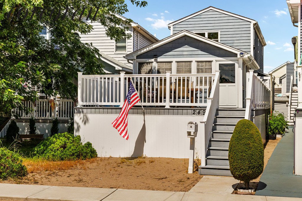 2-49 Hillside Avenue – For Sale