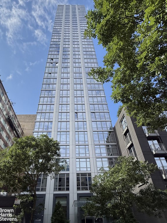 310 West 52nd Street, Unit 24H photo 20