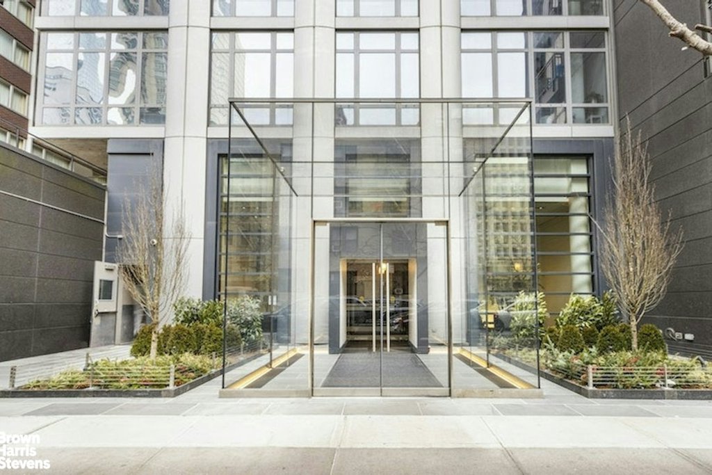 310 West 52nd Street, Unit 24H photo 21