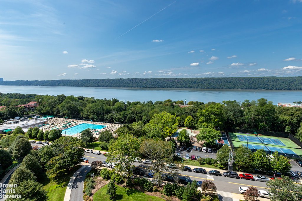5800 Arlington Avenue, Unit 16N photo 12
