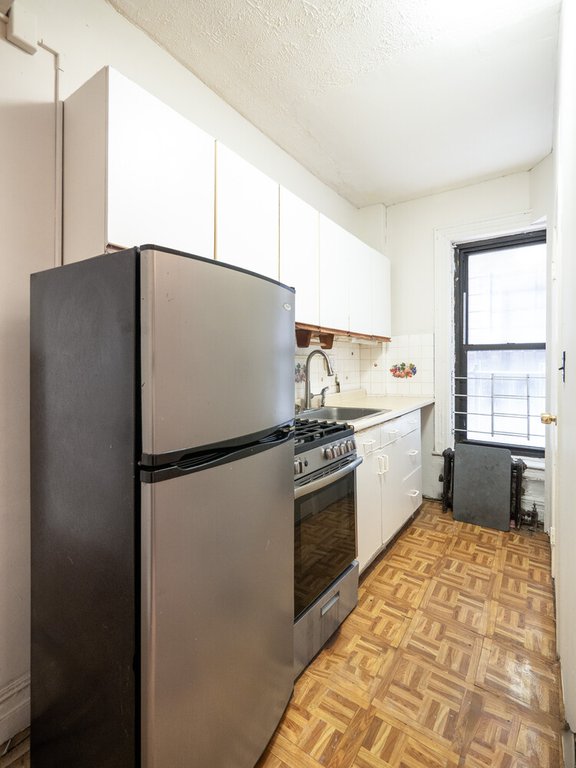 334 East 65th Street, Unit 21 photo 3