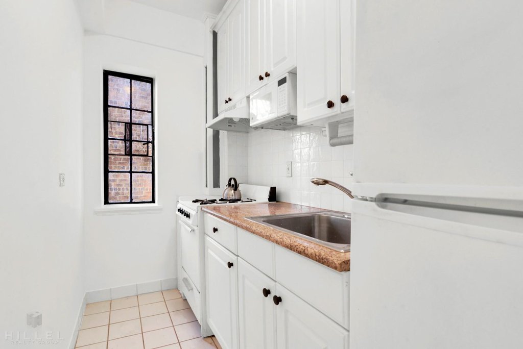 20 Continental Avenue, Unit 4A photo 8