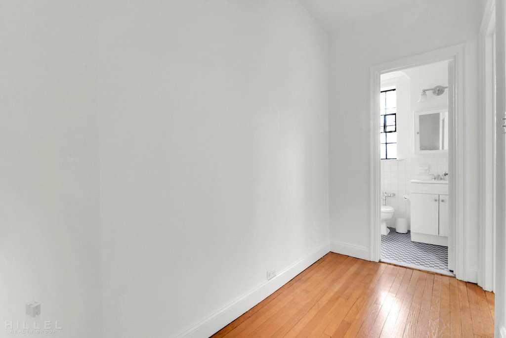 20 Continental Avenue, Unit 4A photo 12