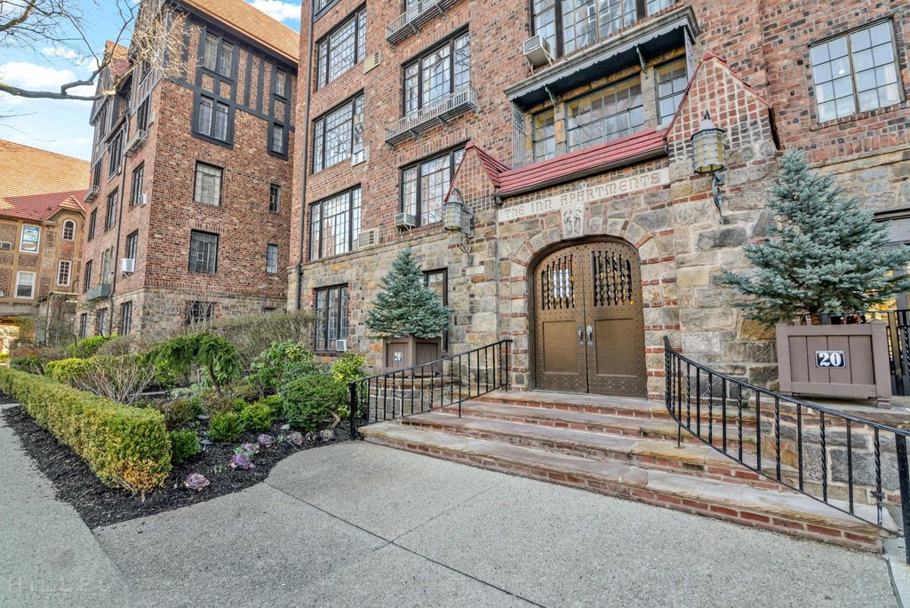 20 Continental Avenue, Unit 4A photo 16