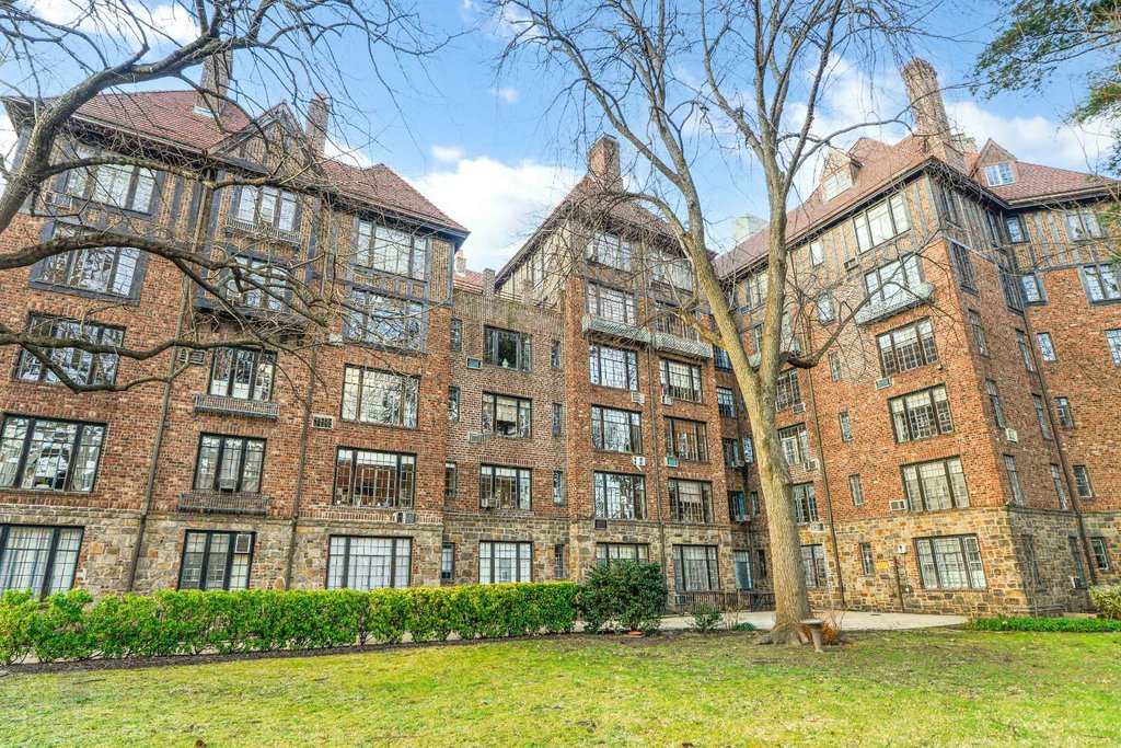 20 Continental Avenue, Unit 4A photo 22