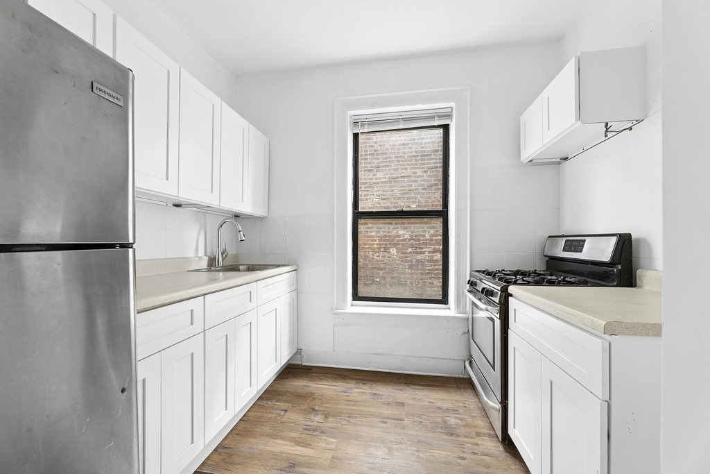 30 Macombs Place, Unit 54 photo 4