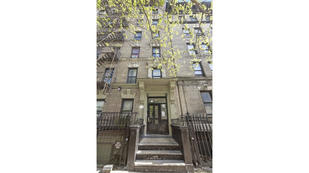 30 Macombs Place, Unit 54 photo 6