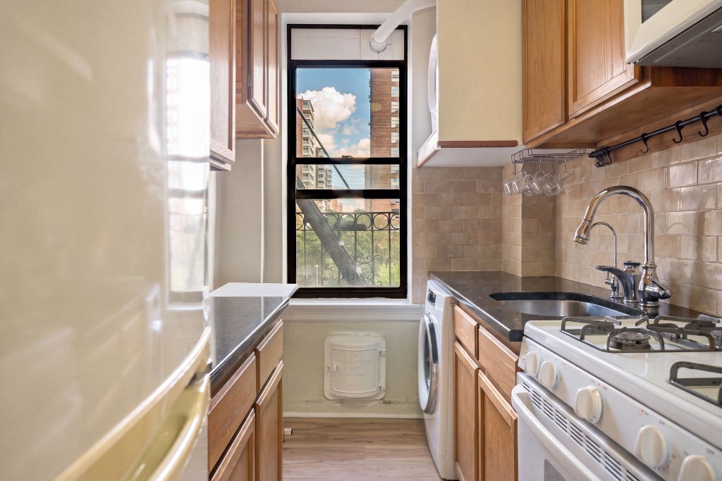 3115 Broadway, Unit Apt52/53 photo 11