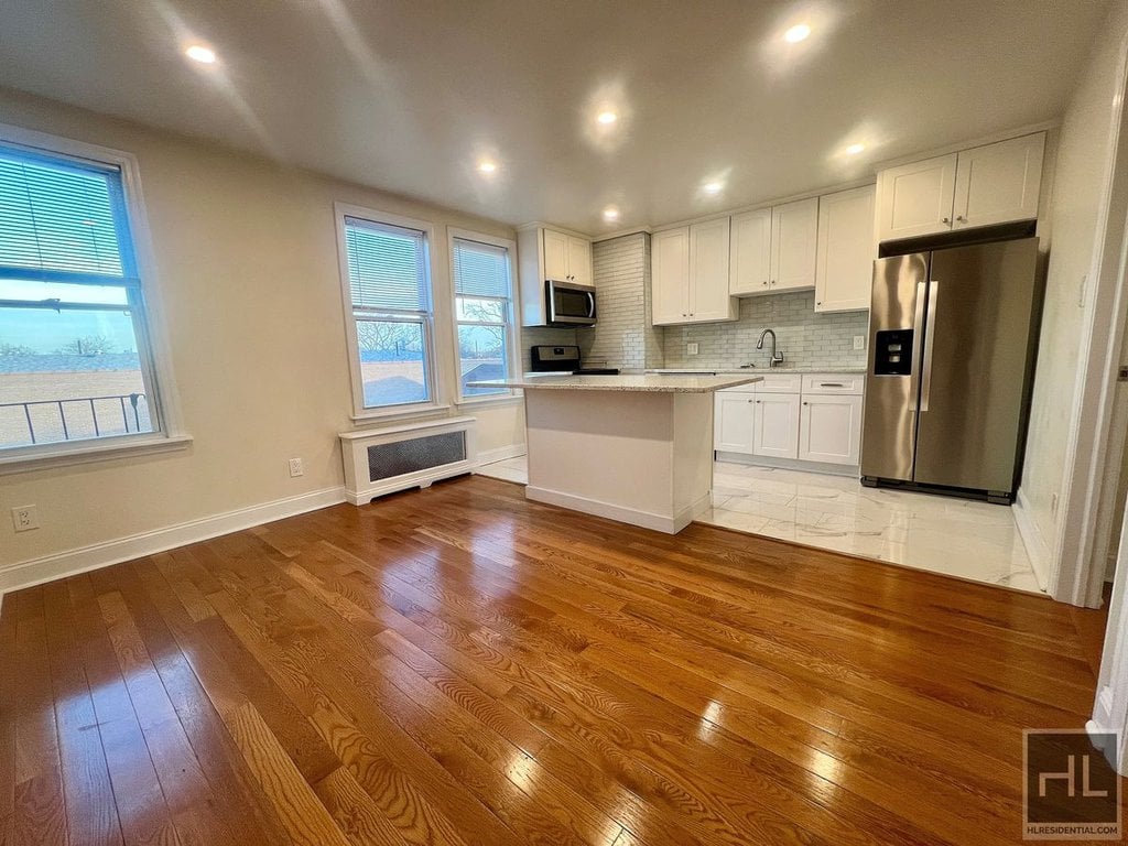 6921 Sixth Avenue, Unit 2