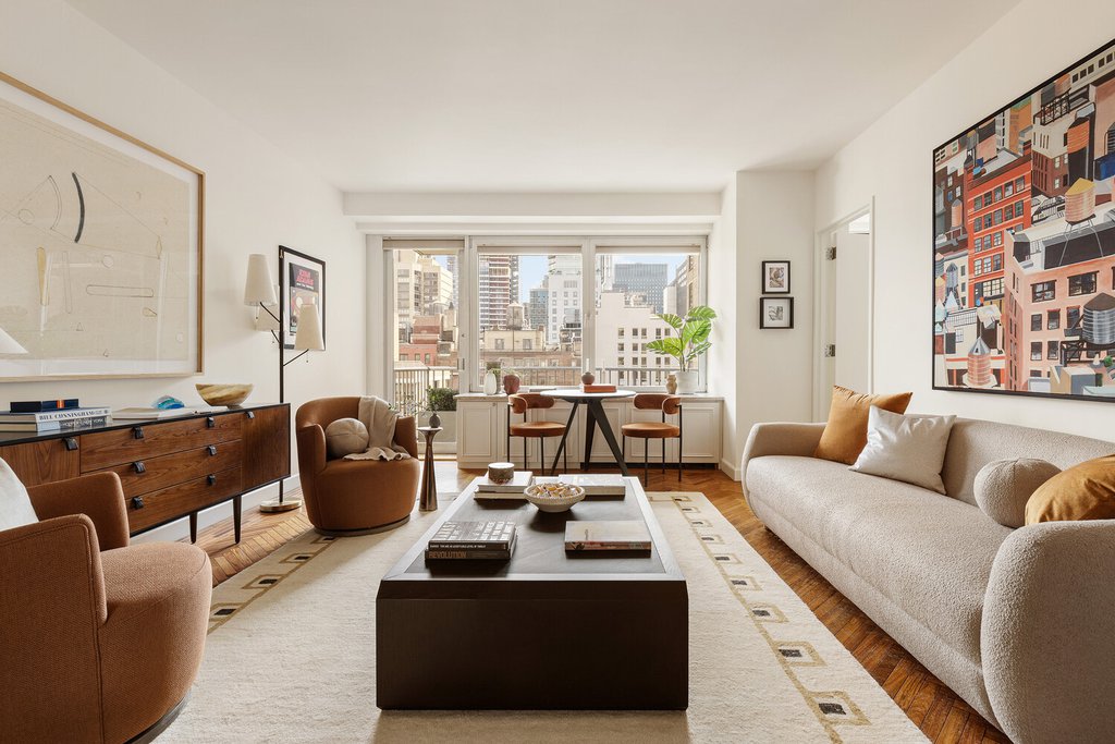 216 East 47th Street, Unit 22B photo 2