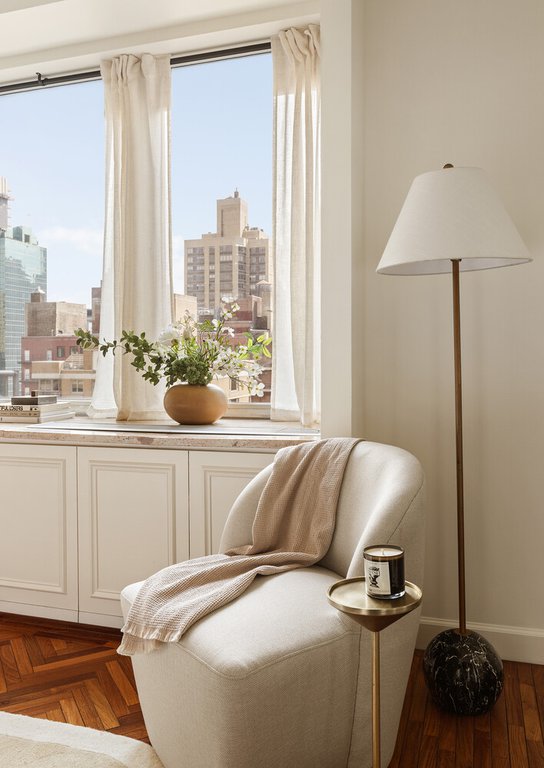216 East 47th Street, Unit 22B photo 8