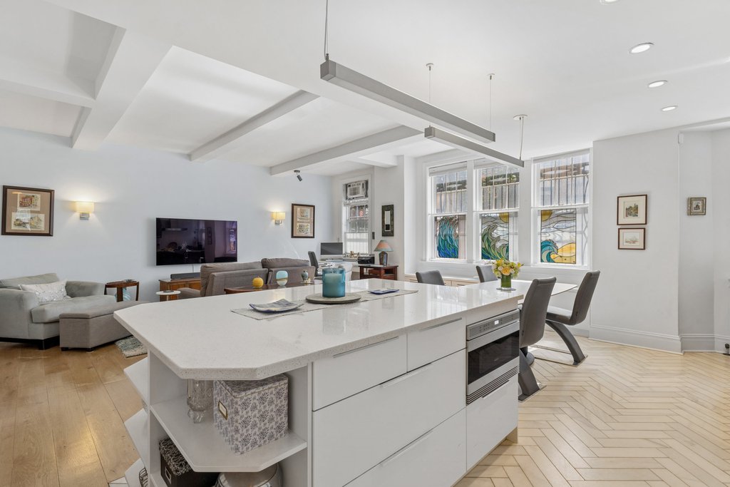 33 Riverside Drive, Unit 1C photo 3
