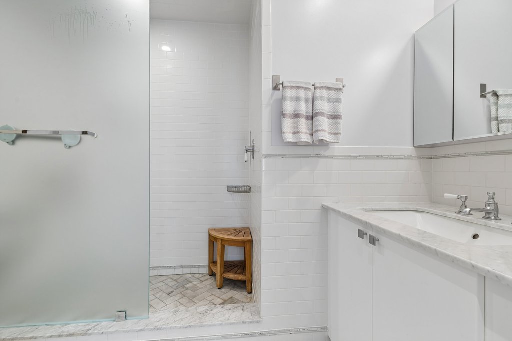 33 Riverside Drive, Unit 1C photo 7