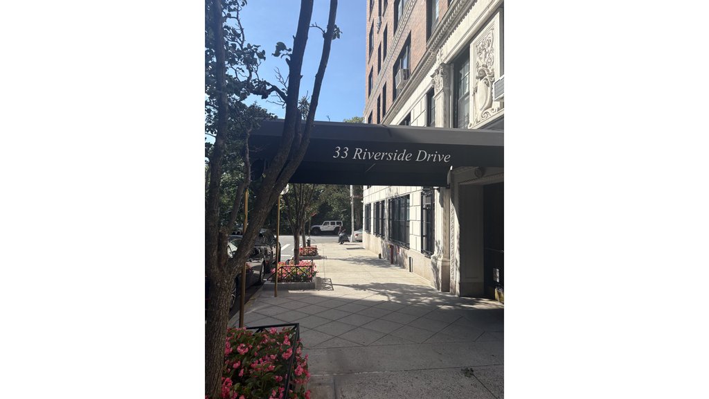 33 Riverside Drive, Unit 1C photo 10