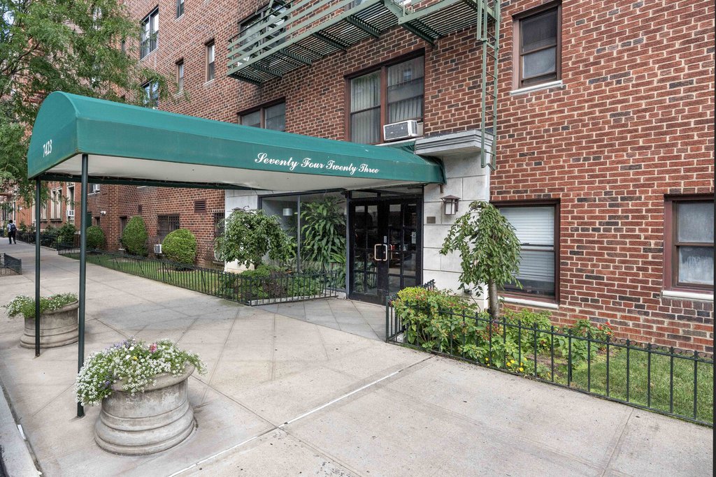 7423 Ridge Boulevard, Unit 6G photo 9