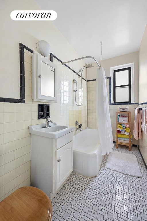 2835 Bedford Avenue, Unit 5H photo 4