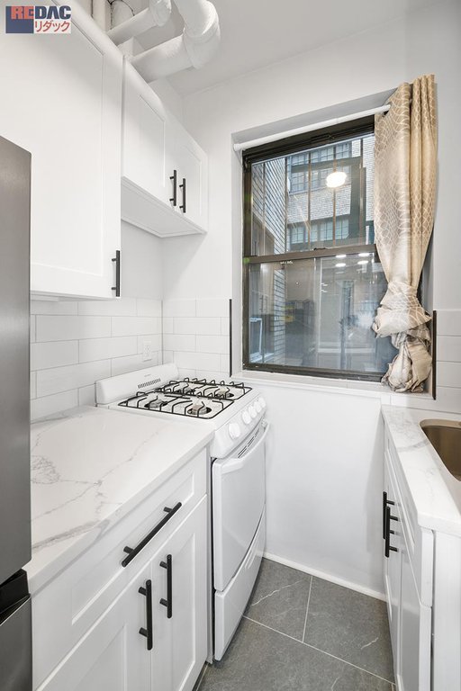 211 East 35th Street, Unit 1M photo 5