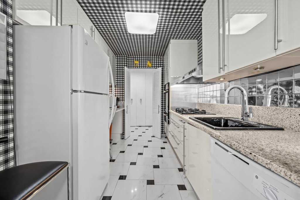 555 Kappock Street, Unit 21D photo 5