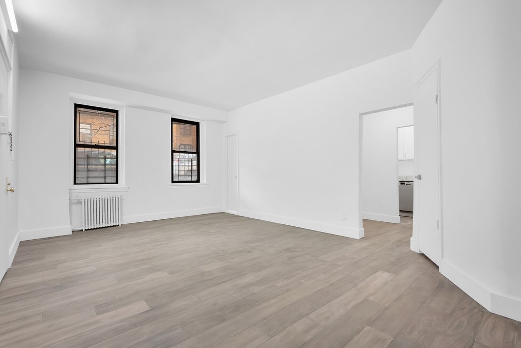 3000 Valentine Avenue, Unit LO2 photo 2