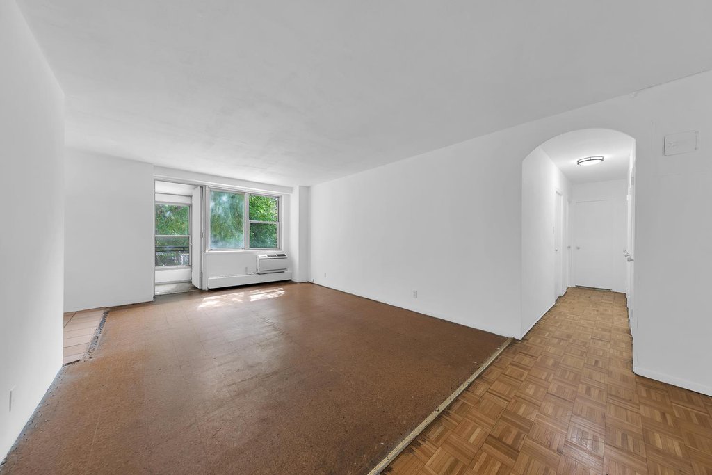 303 West 66th Street, Unit 2GE photo 2