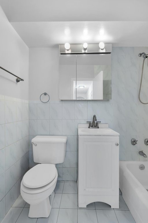 303 West 66th Street, Unit 2GE photo 11