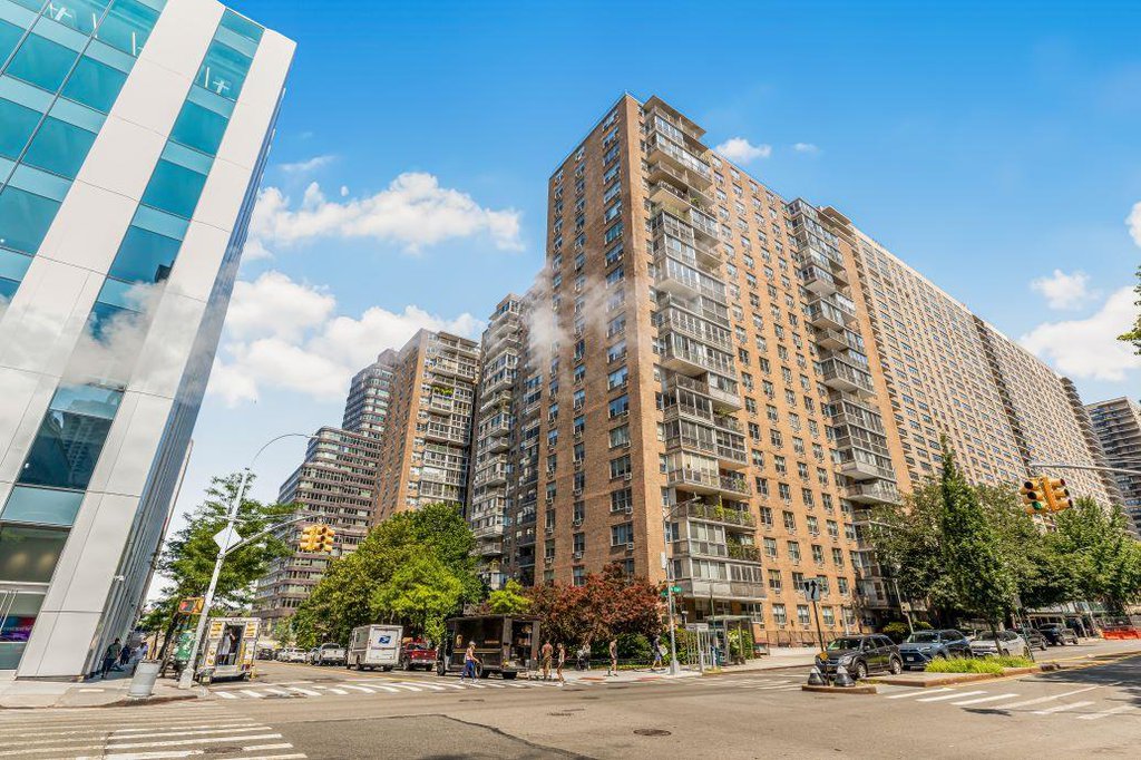 303 West 66th Street, Unit 2GE photo 20