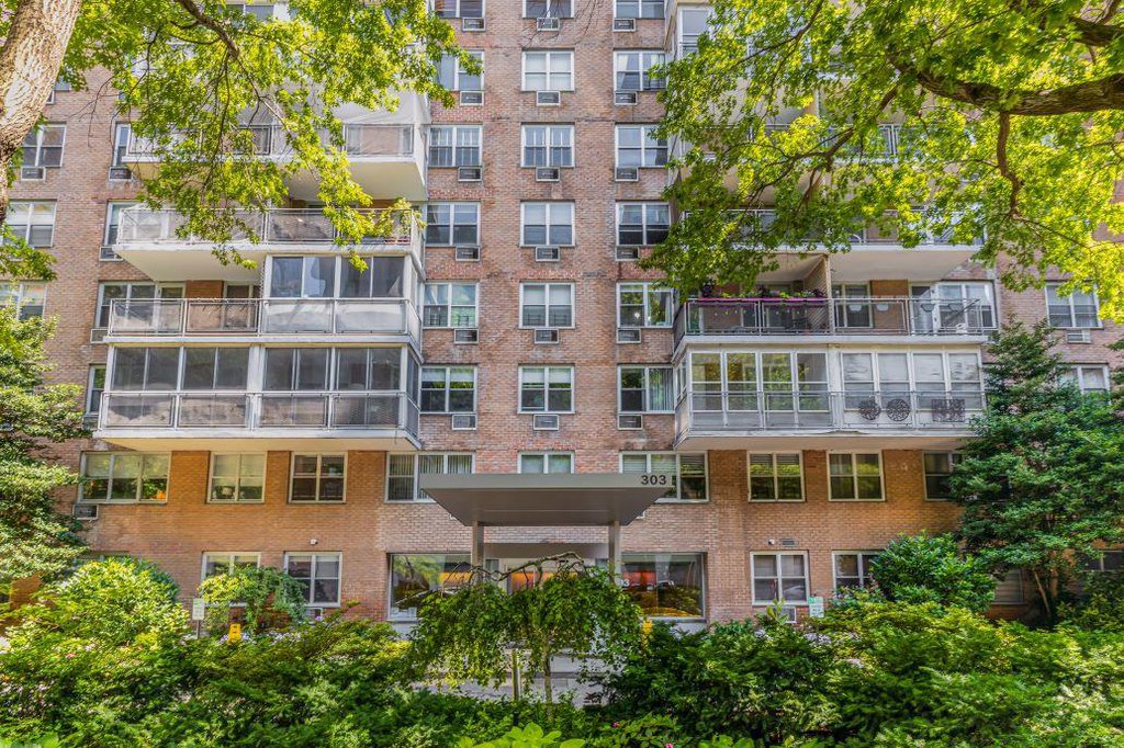303 West 66th Street, Unit 2GE photo 21