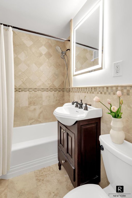 140 East 56th Street, Unit 2K photo 7