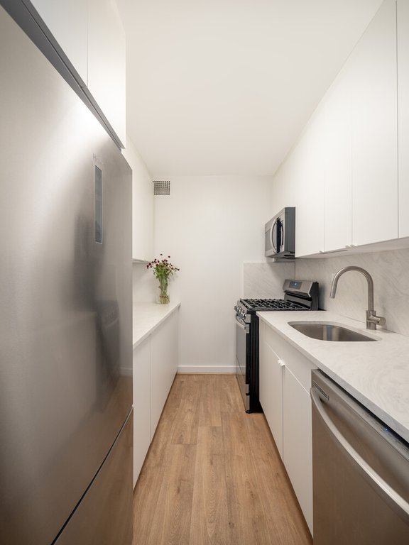 185 West End Avenue, Unit 26E photo 5