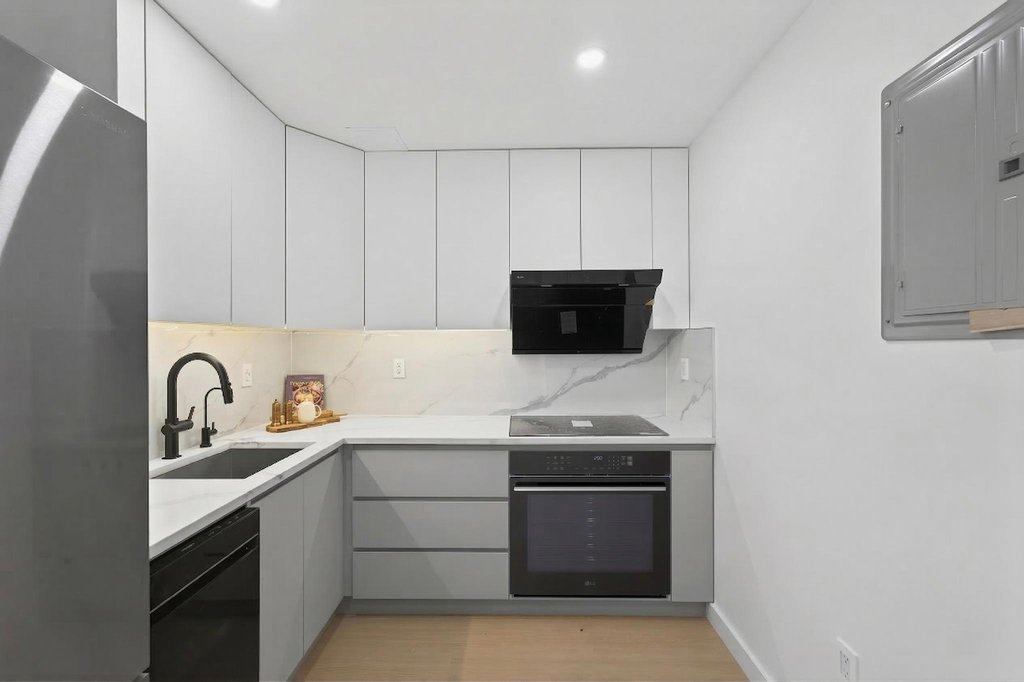 28-08 21st Street, Unit 2C photo 6