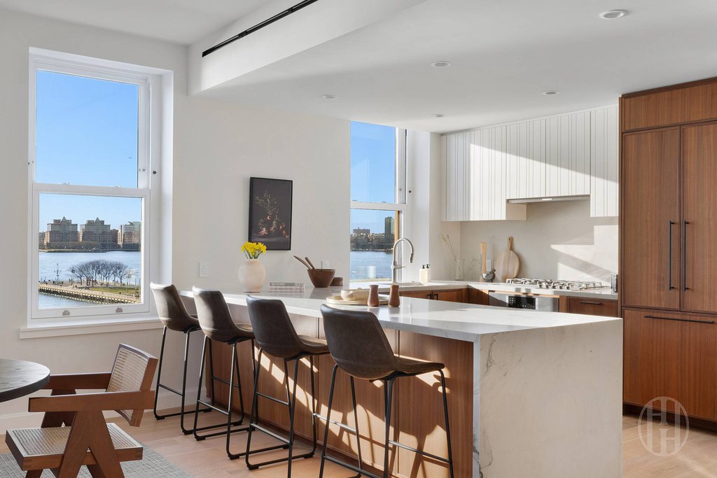 150 Barrow Street, Unit PENTHOUSE photo 7