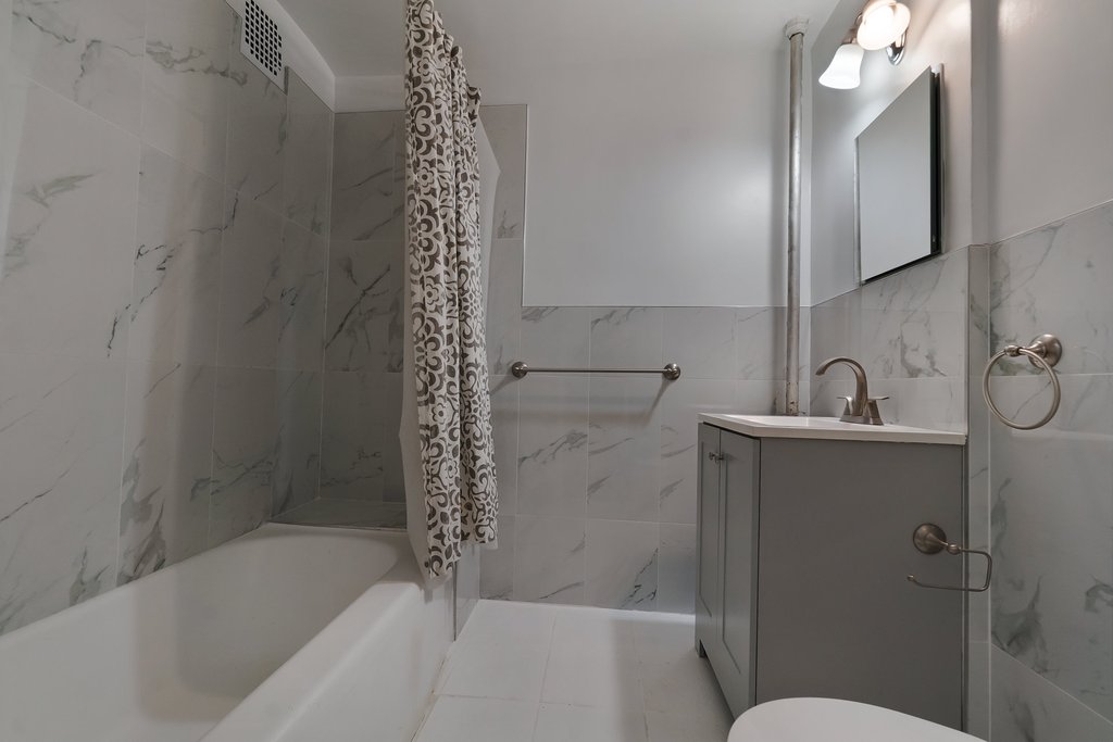 525 West 235th Street, Unit 2D photo 4
