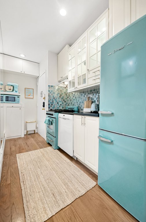 788 Ninth Avenue, Unit PH5C photo 8