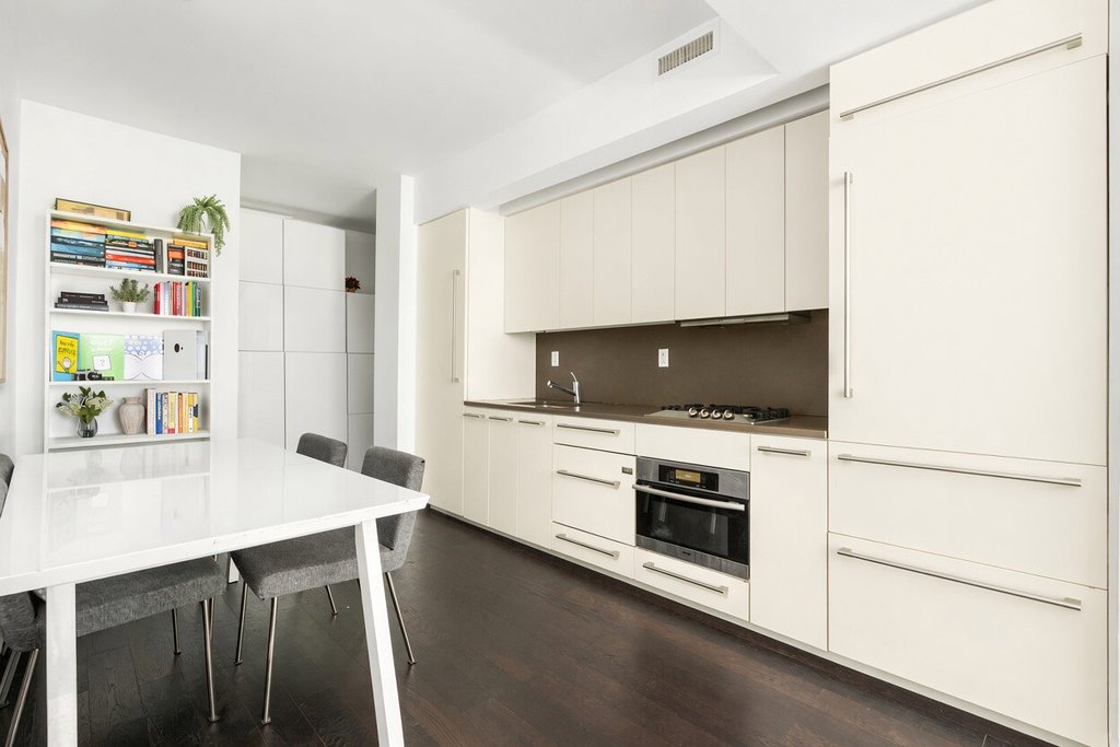 340 East 23rd Street, Unit 4L photo 2
