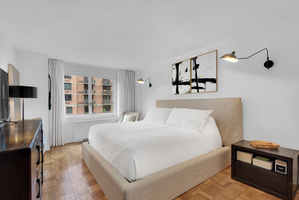 201 East 25th Street, Unit 9E photo 5