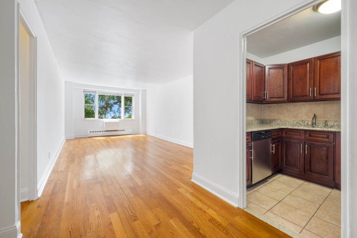 5700 Arlington Avenue, Unit 3N photo 4