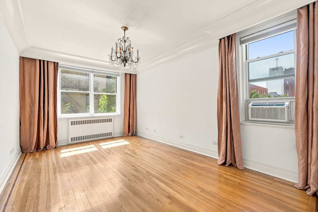 310 West 55th Street, Unit 4C photo 4