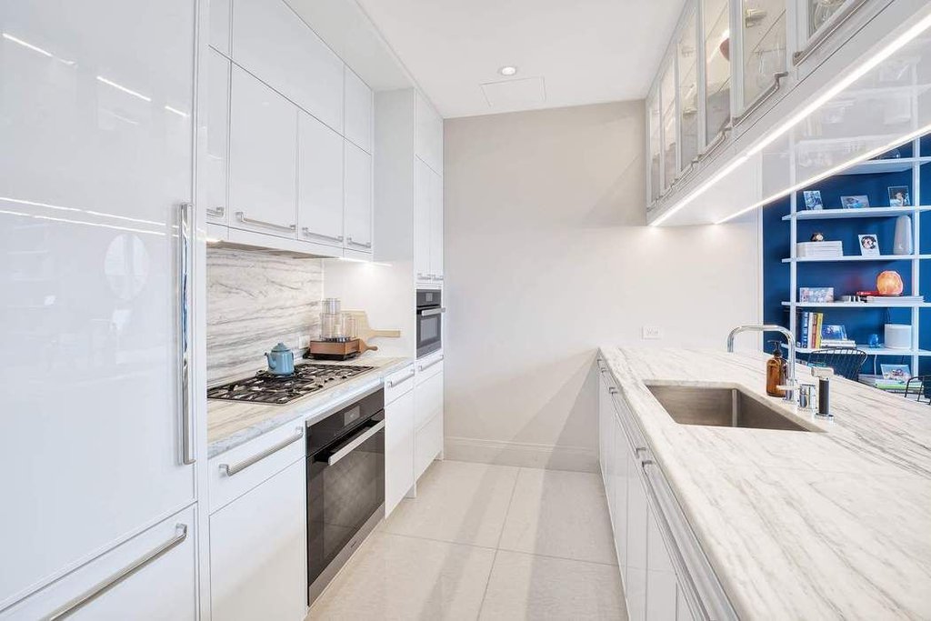 200 East 95th Street, Unit 27C photo 3