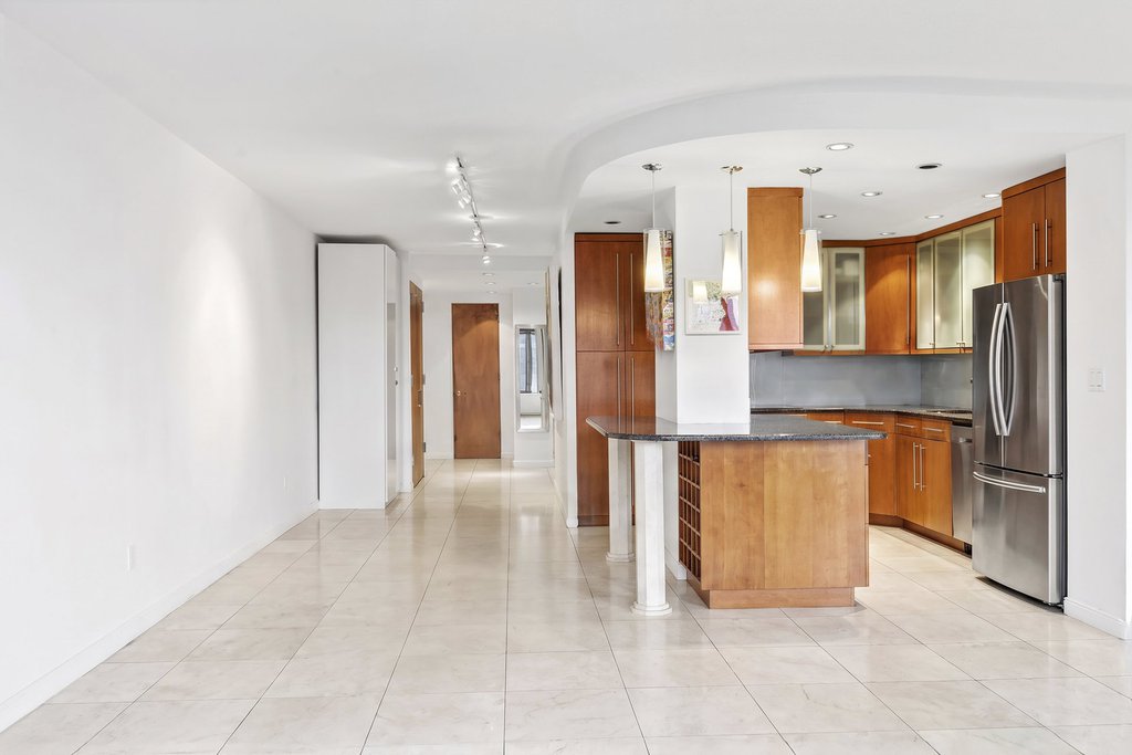330 East 38th Street, Unit 43D