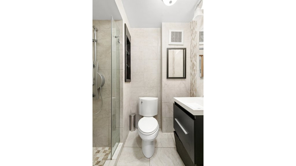 330 East 38th Street, Unit 43D photo 5