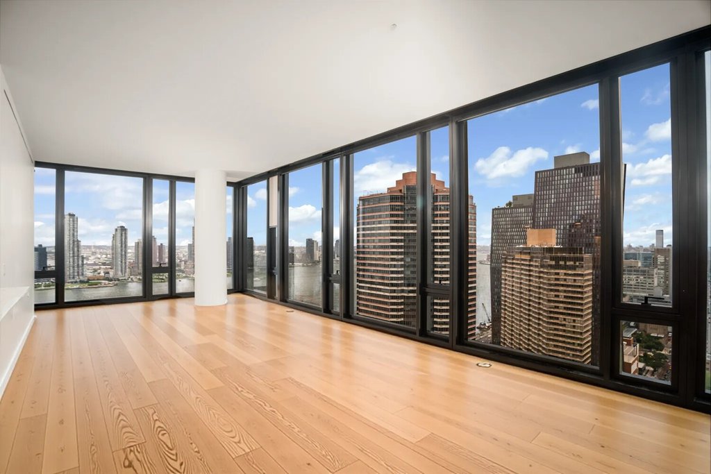 695 First Avenue, Unit 32D photo 2